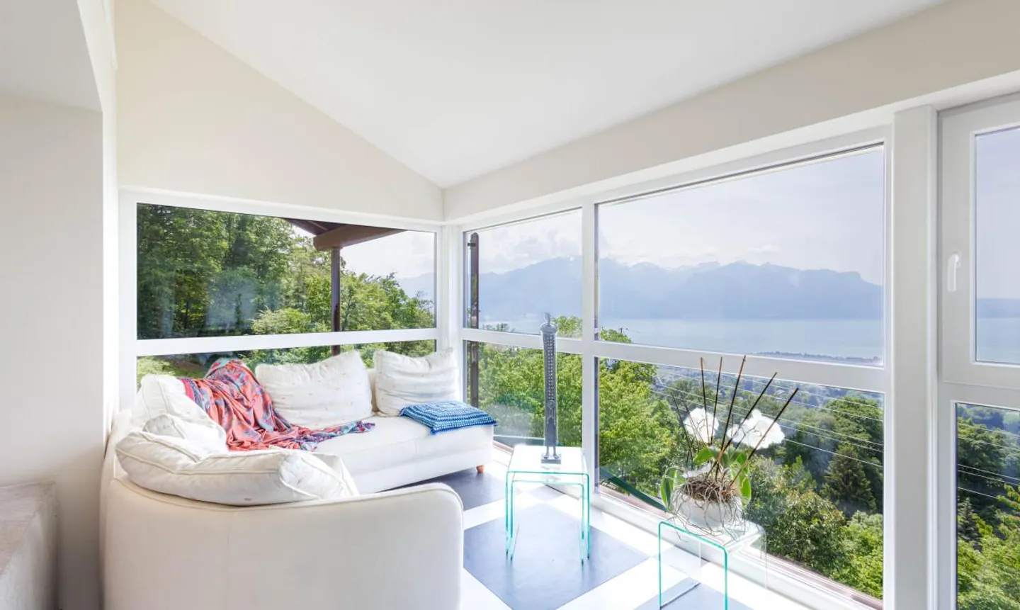 Maison de Luxe Exceptionnelle avec Vue sur le Lac - Photo 11 sur 13