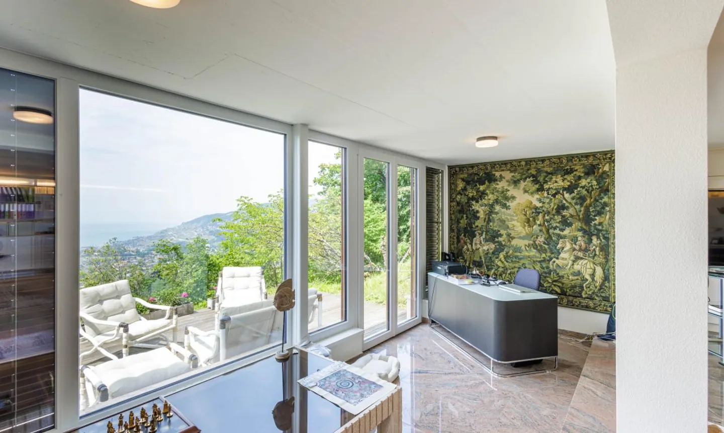 Maison de Luxe Exceptionnelle avec Vue sur le Lac - Photo 12 sur 13