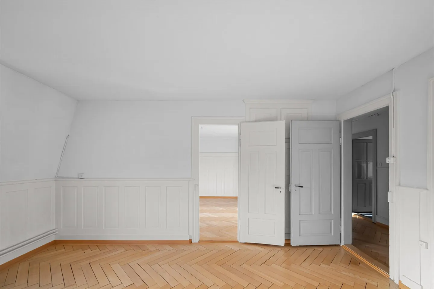 Dachwohnung mit charmantem Altbauflair - Foto 2 di 13