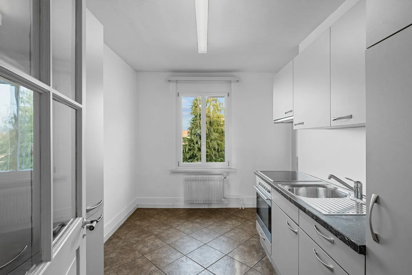 Dachwohnung mit charmantem Altbauflair - Foto 3 di 13