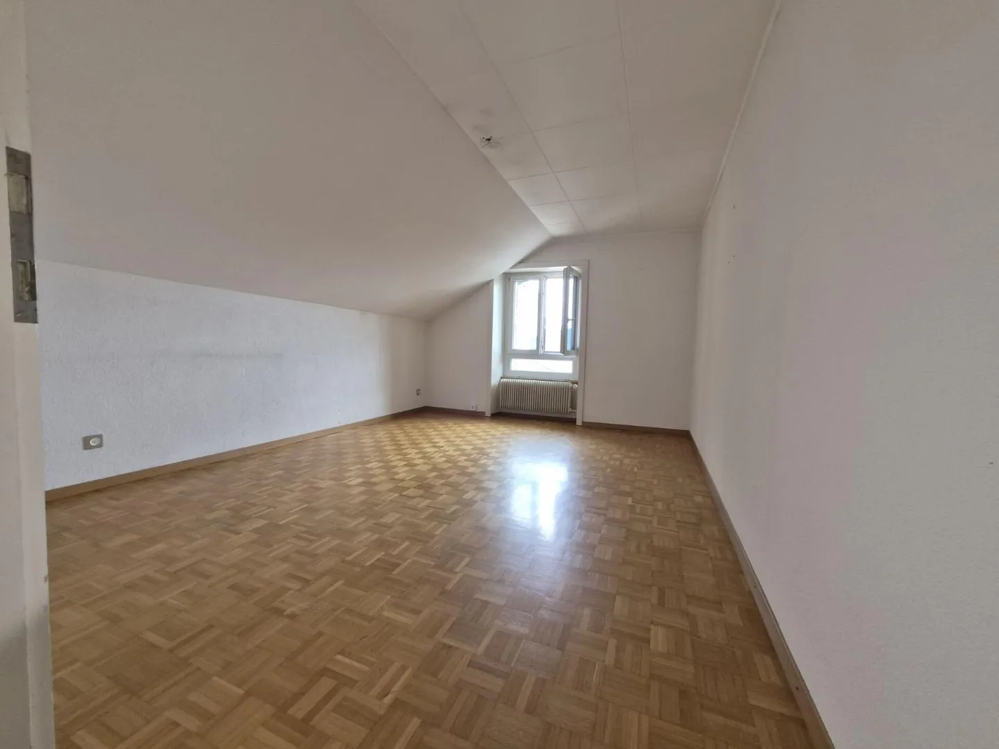 Appartement avec 3,5 pièces au 2ème étage - Photo 4 sur 8