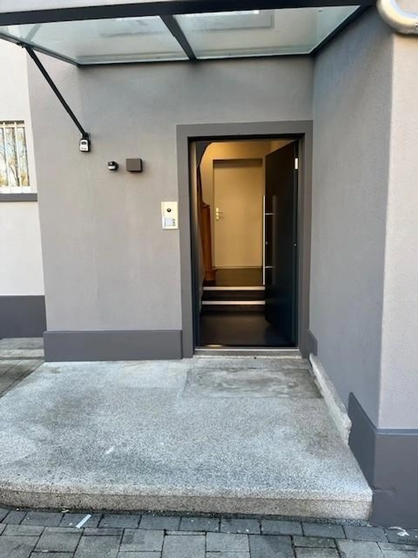 Appartement moderne de 3,5 pièces avec beaucoup de confort à Pratteln - Photo 3 sur 13