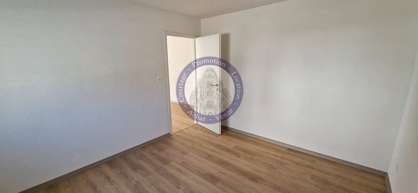 2,5-Zimmer-Wohnung komplett renoviert! - Foto 3 von 4