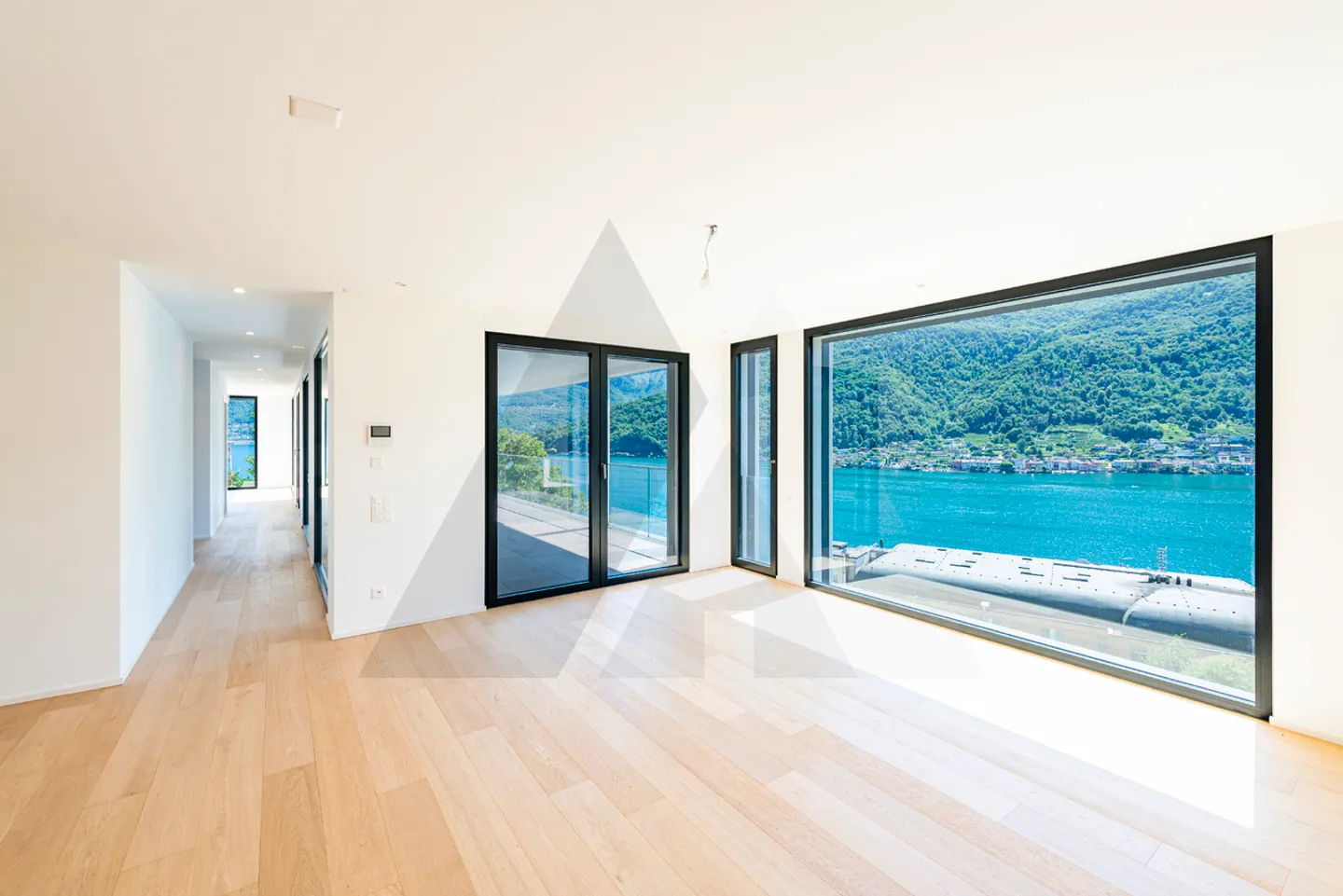 PRESTIGIÖSE VILLA MIT PRÄCHTIGEM SEEBLICK - Foto 5 von 15