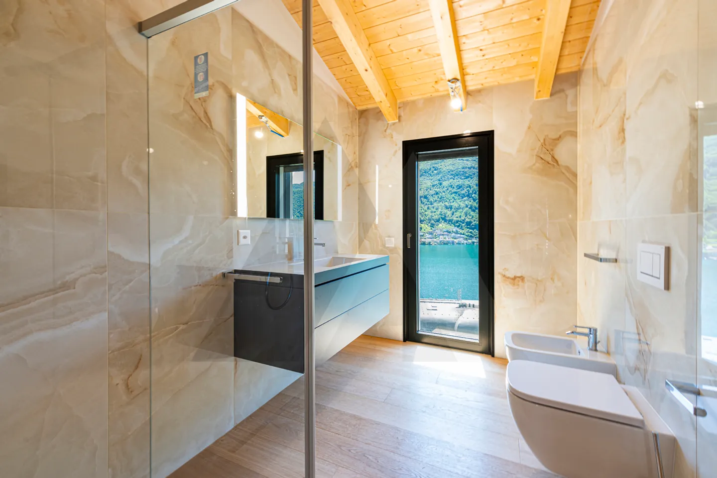 PRESTIGIÖSE VILLA MIT PRÄCHTIGEM SEEBLICK - Foto 6 von 15