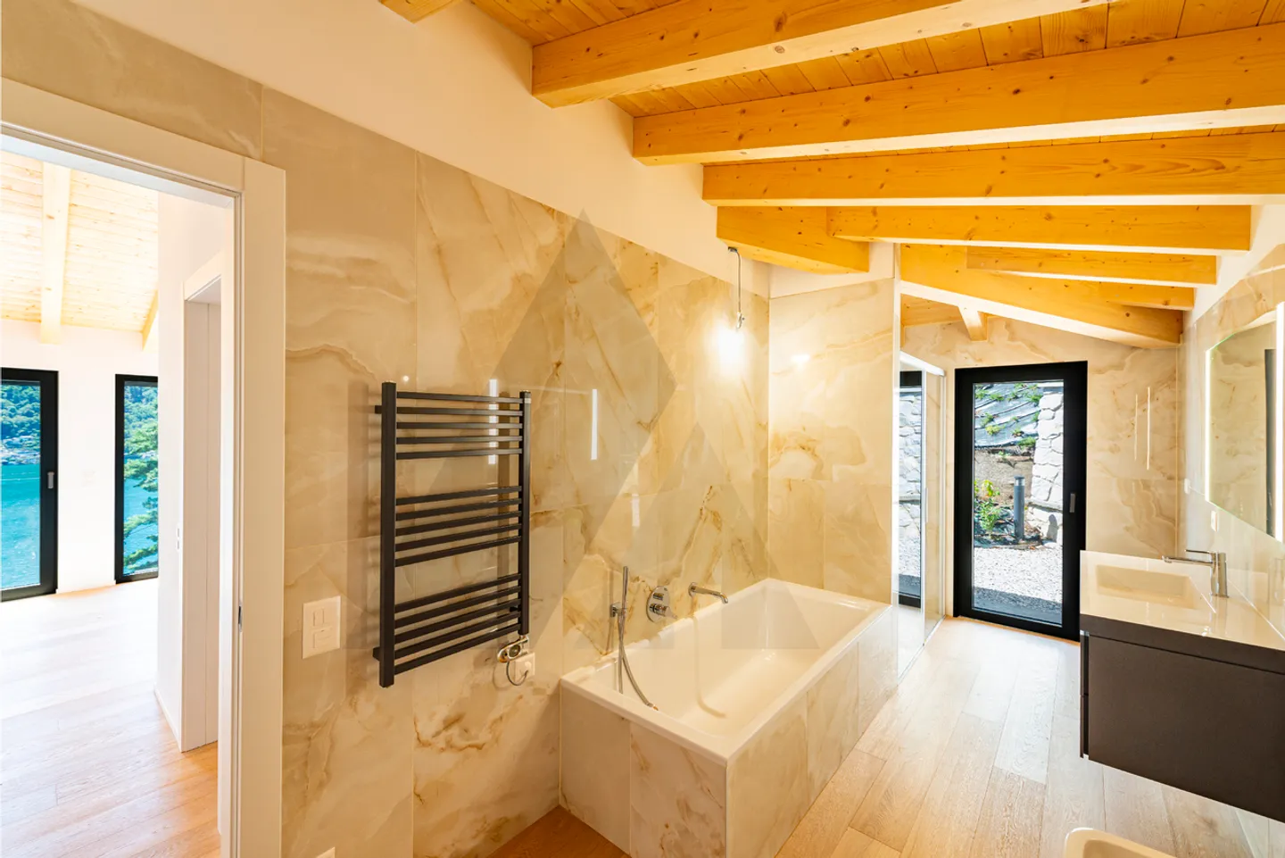 PRESTIGIÖSE VILLA MIT PRÄCHTIGEM SEEBLICK - Foto 13 von 15