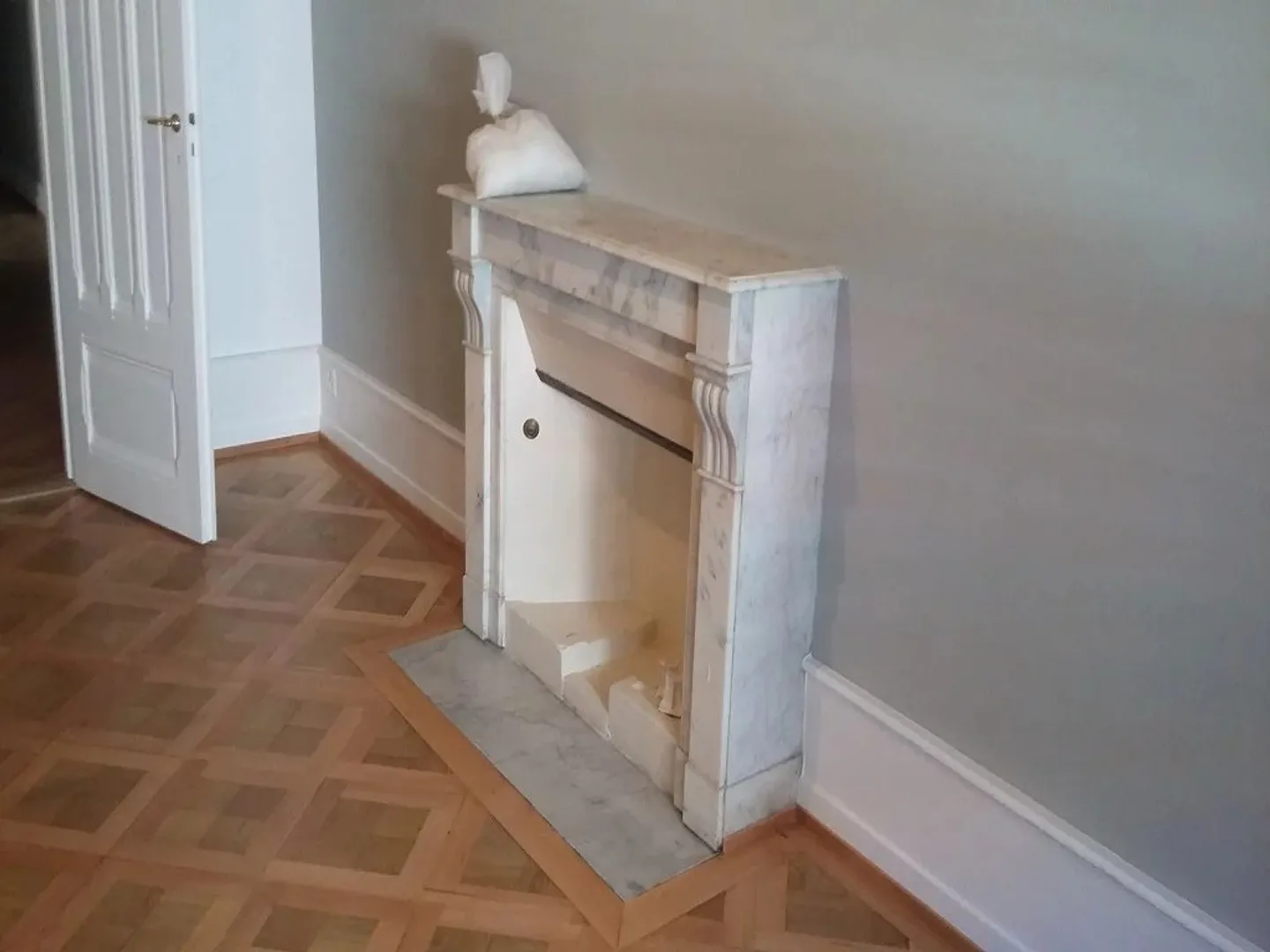 4.5 Room Apartment - Photo 1 of 6