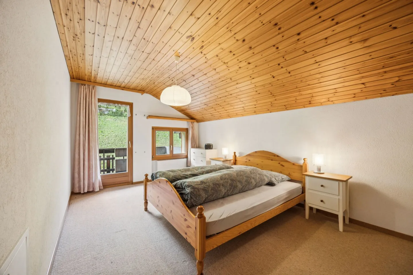 Appartement en attique 3,5 pièces ensoleillé avec flair alpin - Photo 6 sur 13