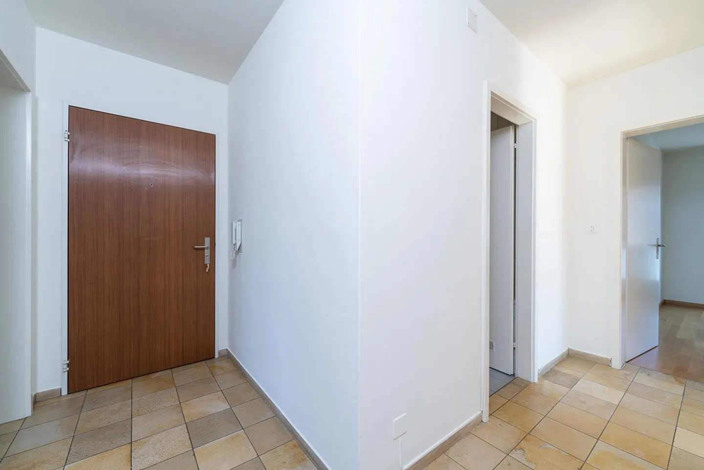 Quiet apartment with charm - Photo 2 of 10