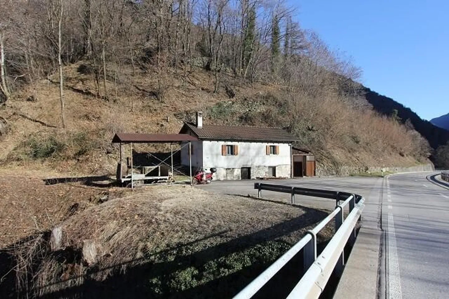 Incantevole casa di 3 locali con bosco - Foto 1 di 12