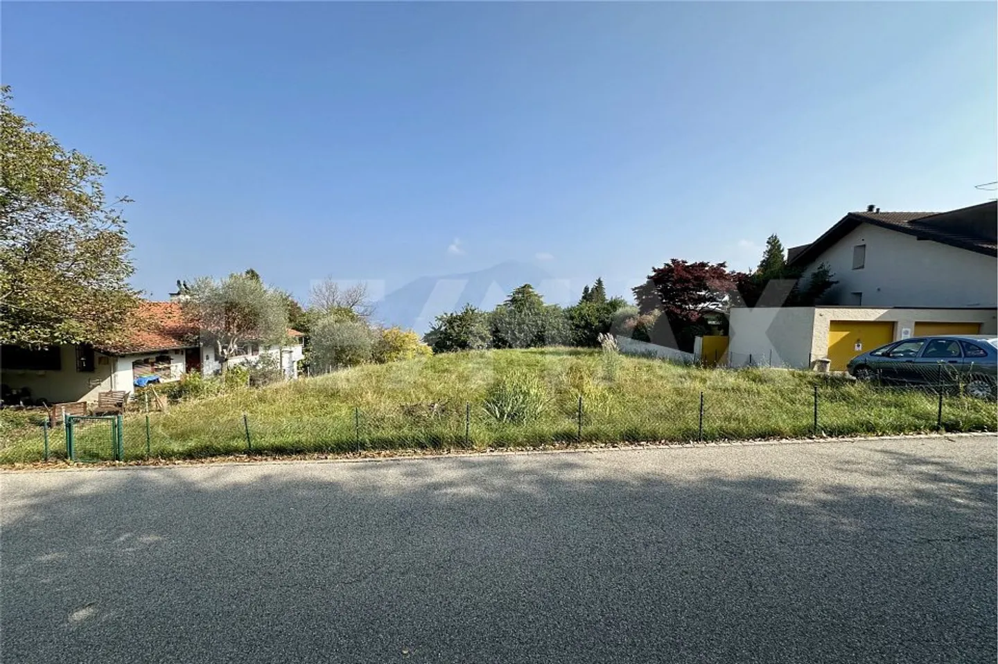 Terrain constructible avec vue et possibilité de résidence secondaire - Photo 3 sur 12