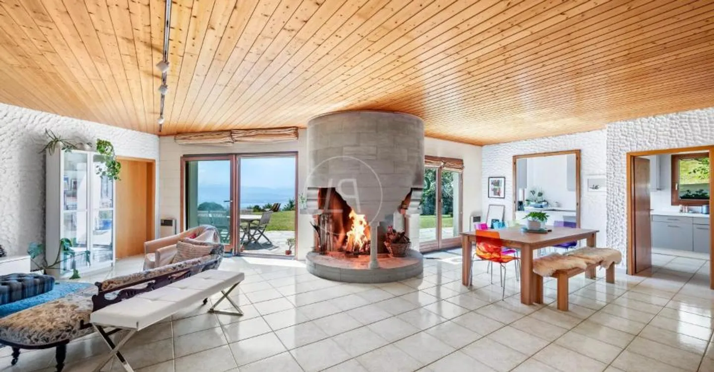 Charming property with 180-degree view in Arzier-Le Muids - Photo 4 of 12