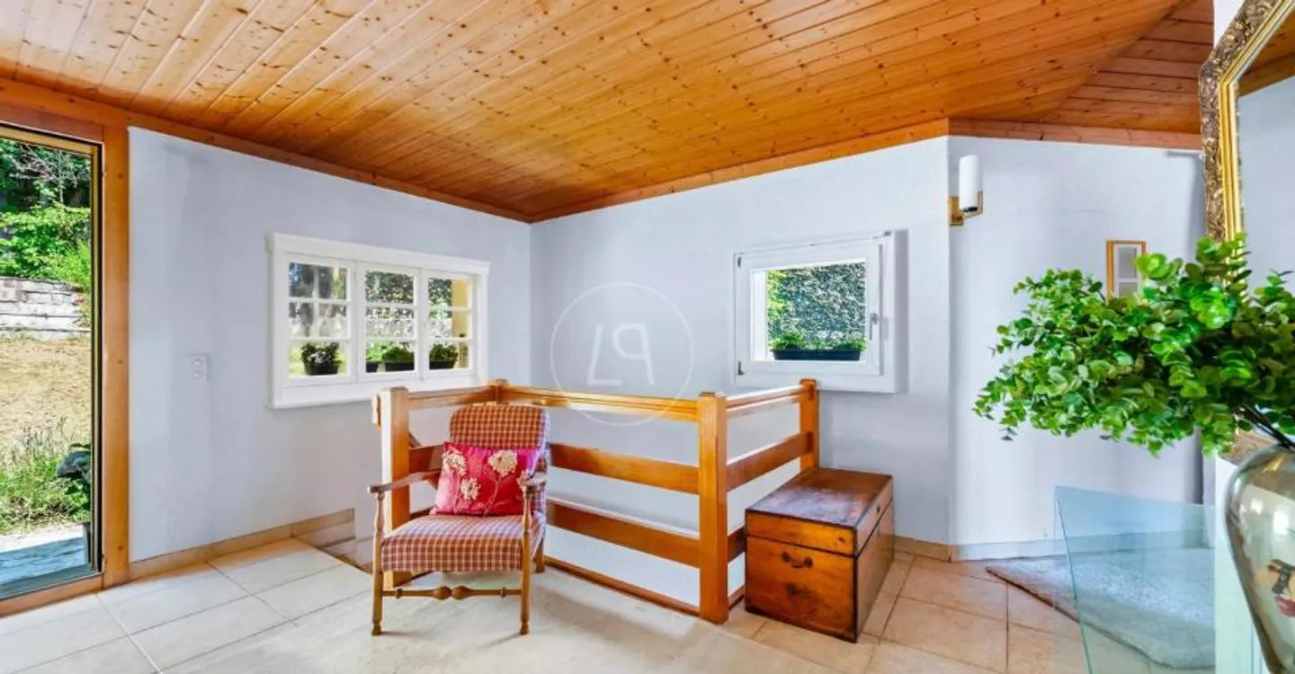 Charming property with 180-degree view in Arzier-Le Muids - Photo 10 of 12
