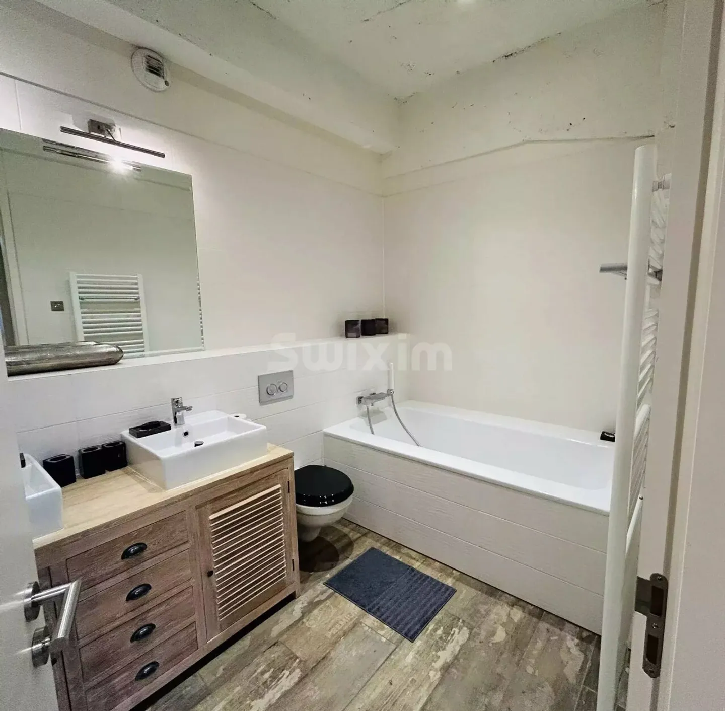 Duplex ristrutturato e arredato a Ginevra - Foto 1 di 2