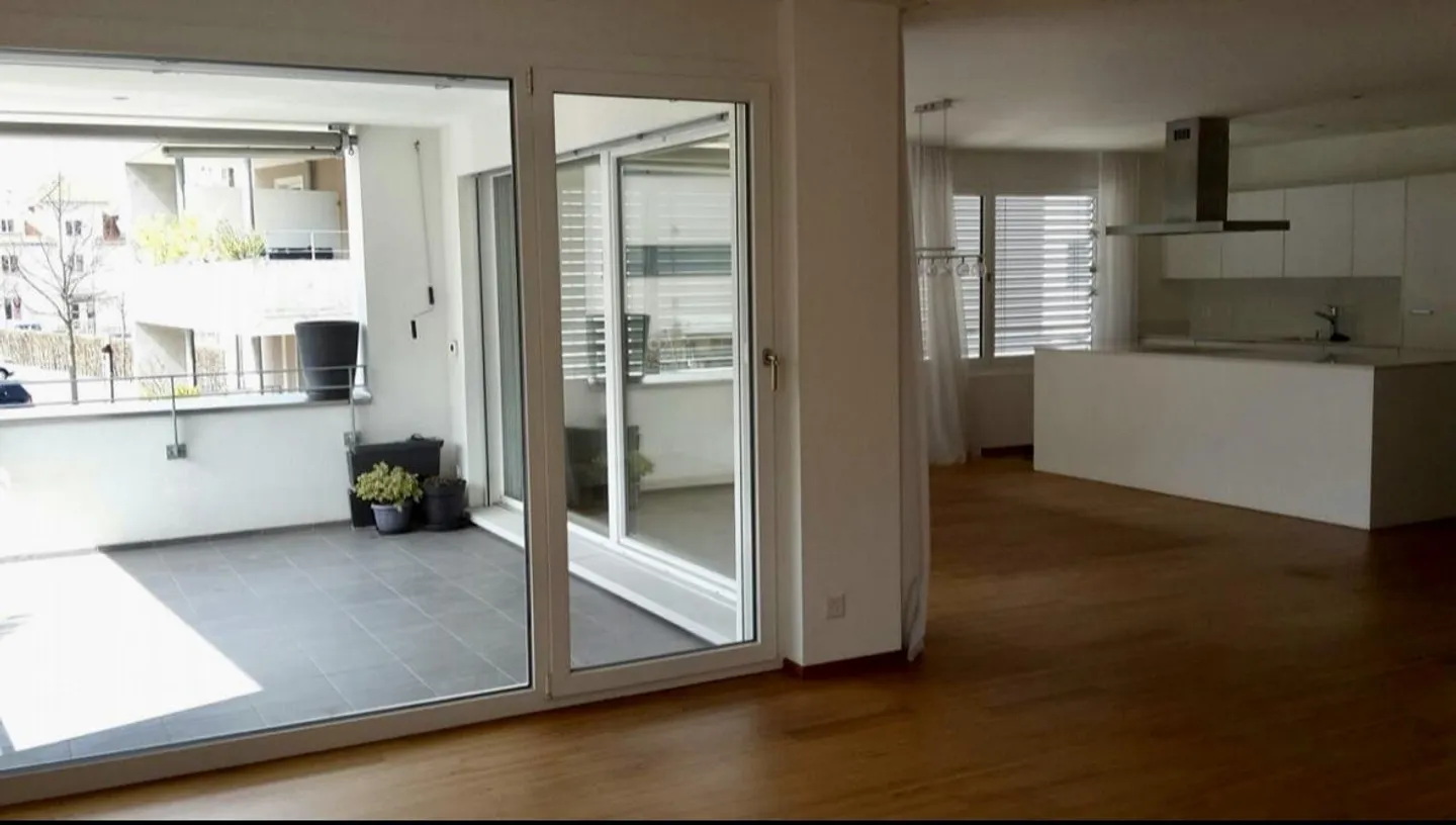 Appartement spacieux de 4 ½ pièces au cœur de Domat/Ems - Photo 3 sur 9