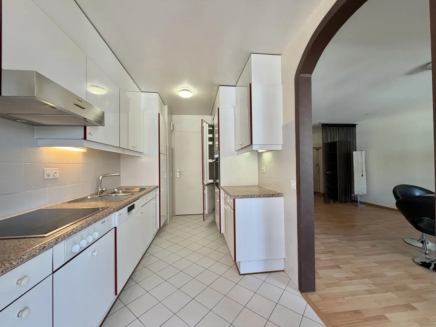 Spacious Apartment Near Les Nations - Photo 1 of 7
