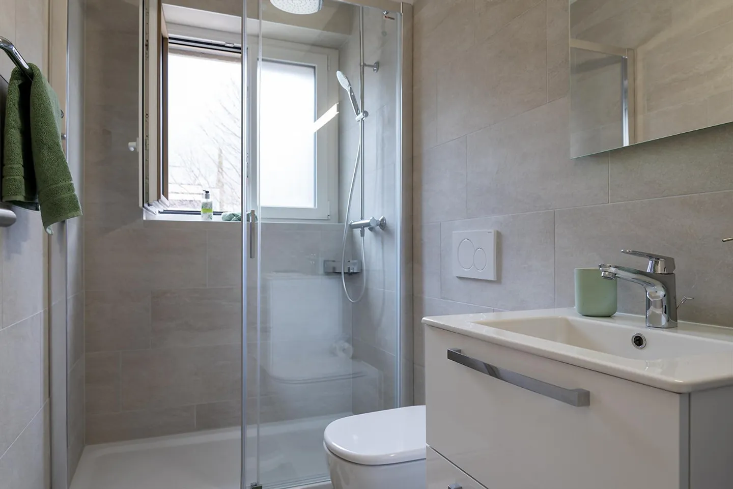 Appartamento luminoso di 3,5 stanze ristrutturato - Foto 9 di 10