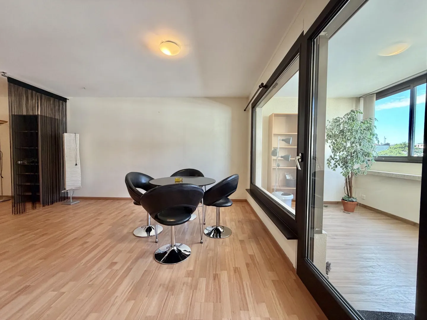 Spacious Apartment Near Les Nations - Photo 2 of 7