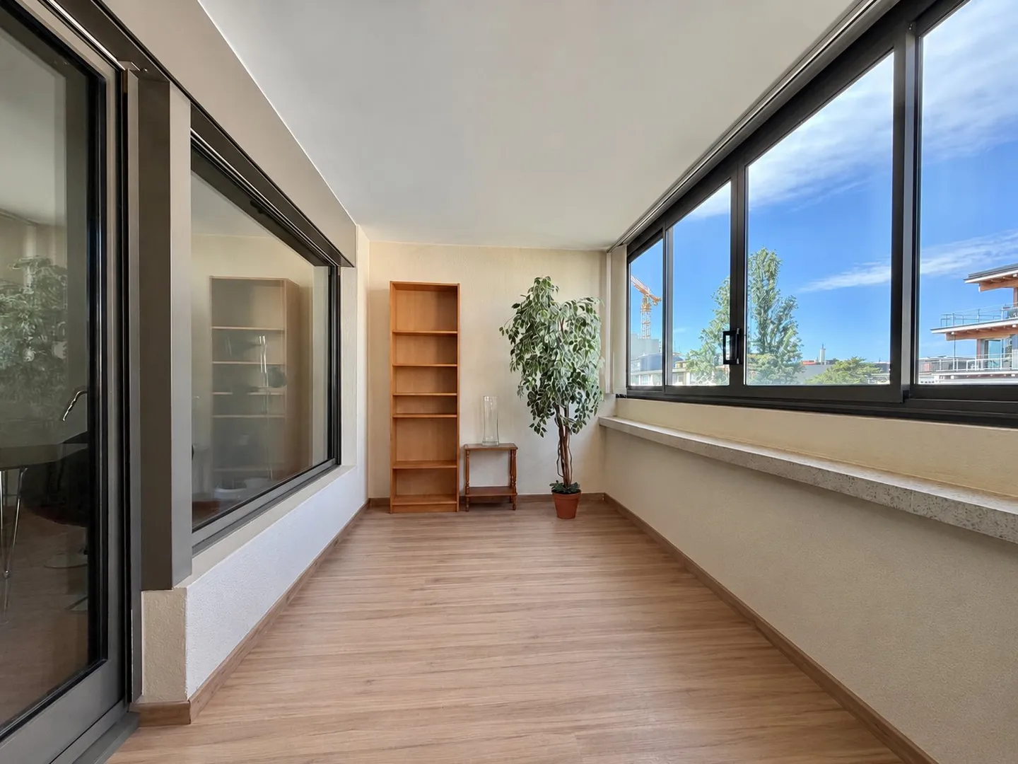 Spacious Apartment Near Les Nations - Photo 3 of 7