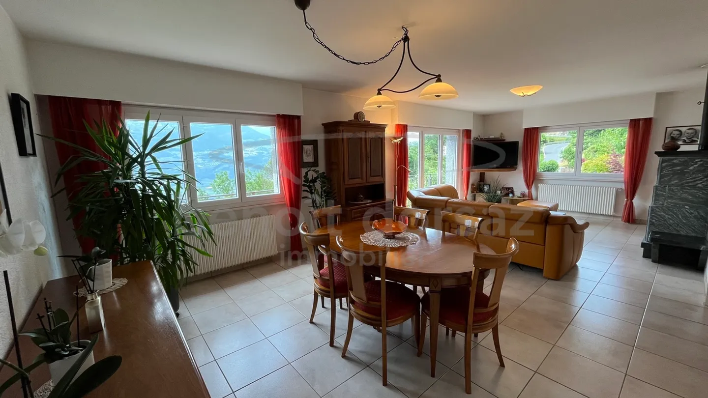 Schönes und großes 6,5-Zimmer-Haus - Foto 2 von 10