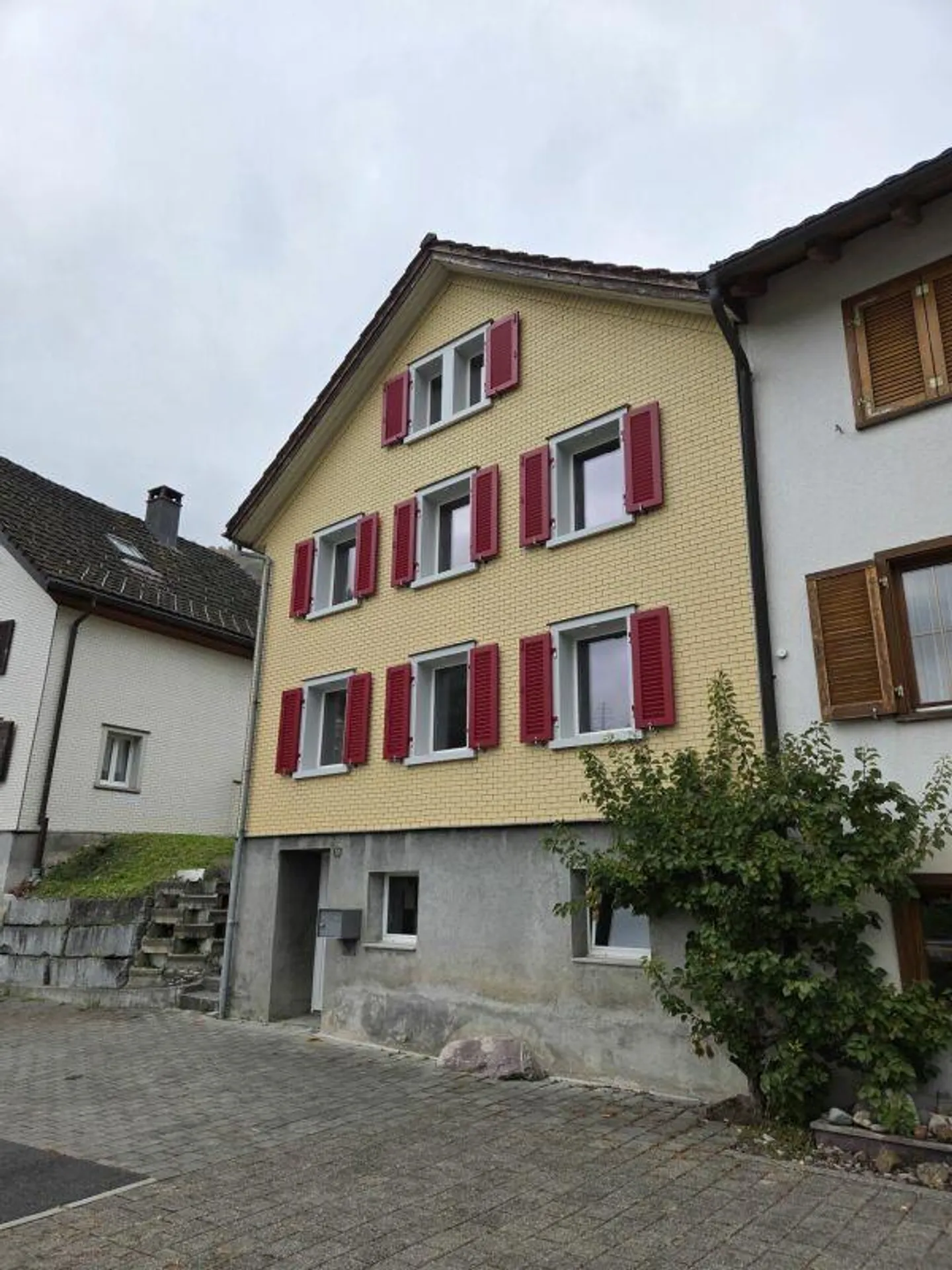 Maison individuelle spacieuse de 7 pièces à louer - Photo 1 sur 11