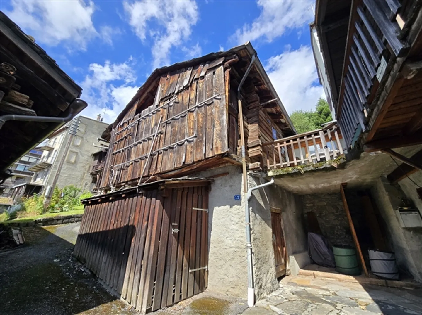 «Haus, Scheune, Scheune, Grundstück - Salvan - Großes Potenzial» - Foto 2 von 13