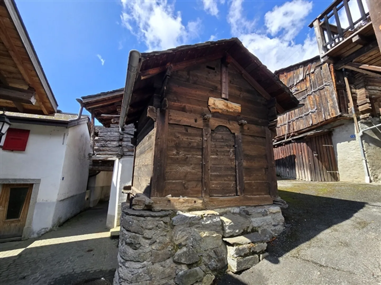 «Haus, Scheune, Scheune, Grundstück - Salvan - Großes Potenzial» - Foto 9 von 13