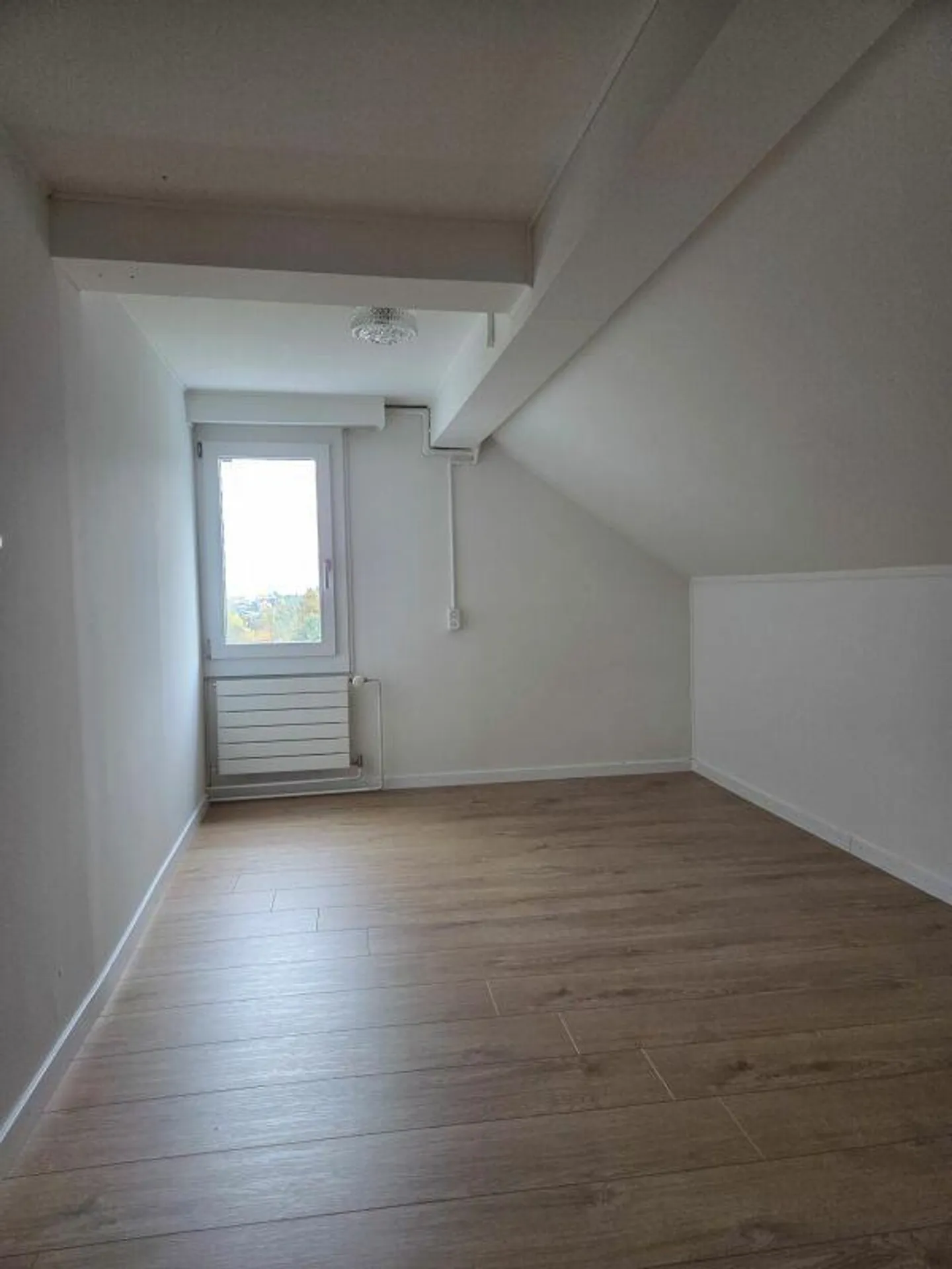 Maison individuelle spacieuse de 7 pièces à louer - Photo 6 sur 11