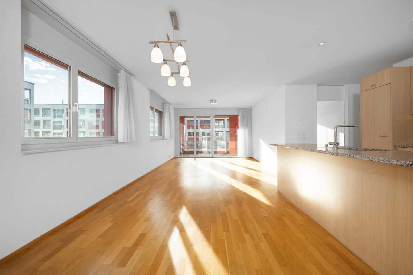 Emplacement résidentiel central - Photo 3 sur 9