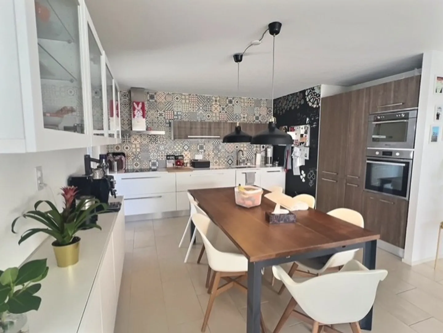 Appartamento di 4,5 stanze al piano giardino con giardino privato - luminoso - vicino a Losanna - Foto 3 di 4