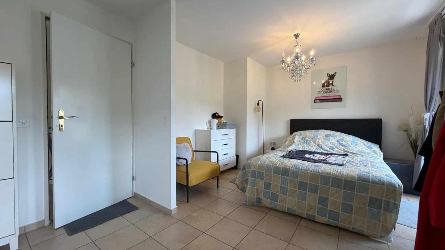 Casa bifamiliare 5½ locali con giardino soleggiato in una zona residenziale ambita - Foto 5 di 14