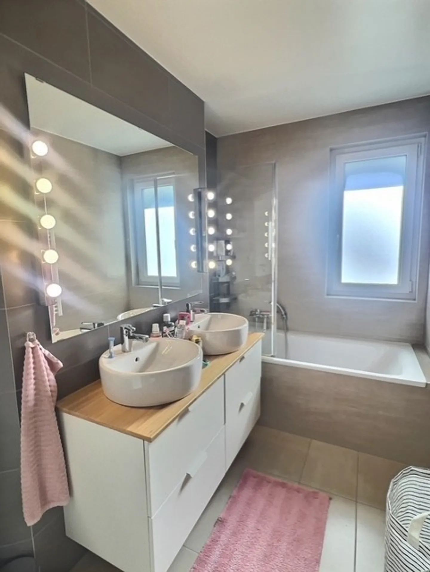 Appartamento di 4,5 stanze al piano giardino con giardino privato - luminoso - vicino a Losanna - Foto 4 di 4