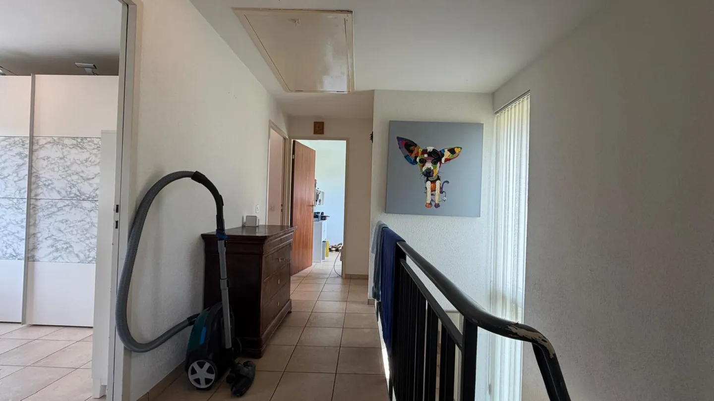 Casa bifamiliare 5½ locali con giardino soleggiato in una zona residenziale ambita - Foto 9 di 14