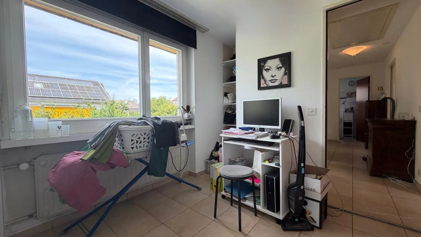 Casa bifamiliare 5½ locali con giardino soleggiato in una zona residenziale ambita - Foto 10 di 14