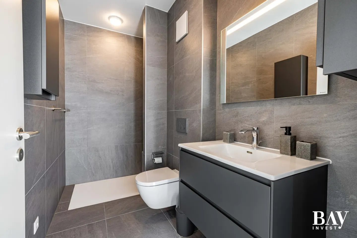Charmant 2.5 pièces neuf à Conthey – Accessible et lumineux - Foto 21 von 35