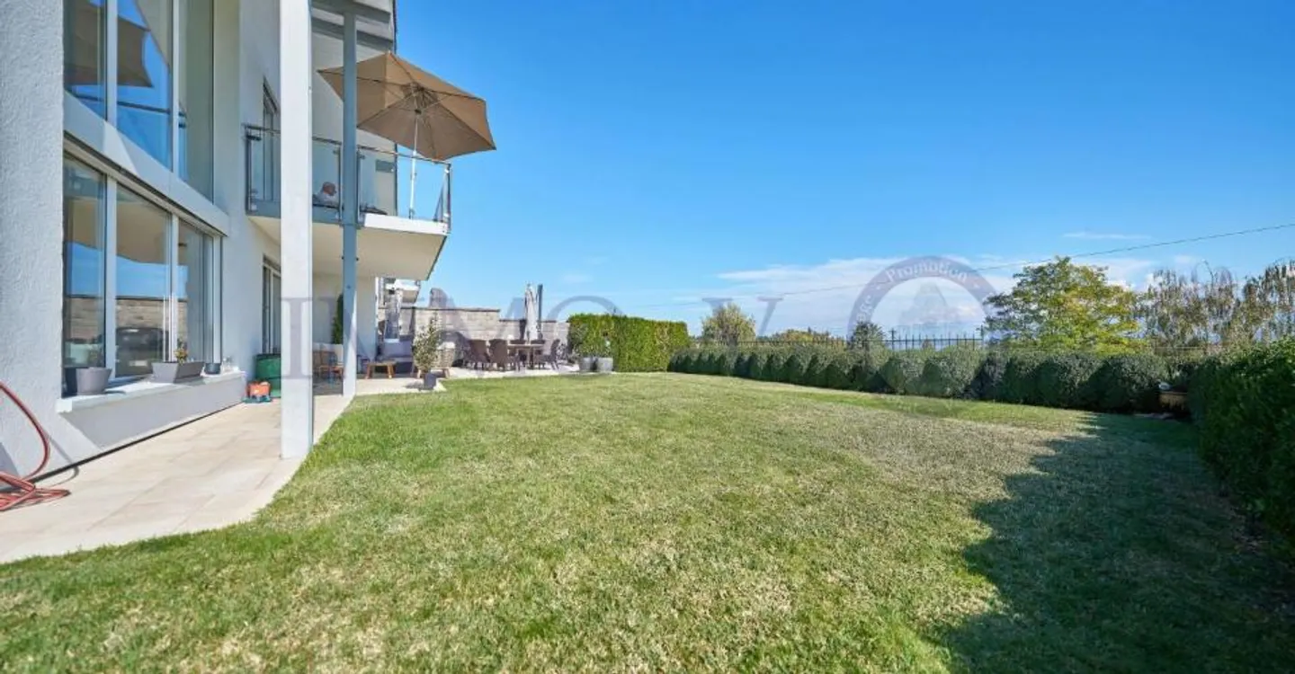 LUXUS MIT GROSSEN GARTEN UND SEEBLICK - Foto 2 von 11