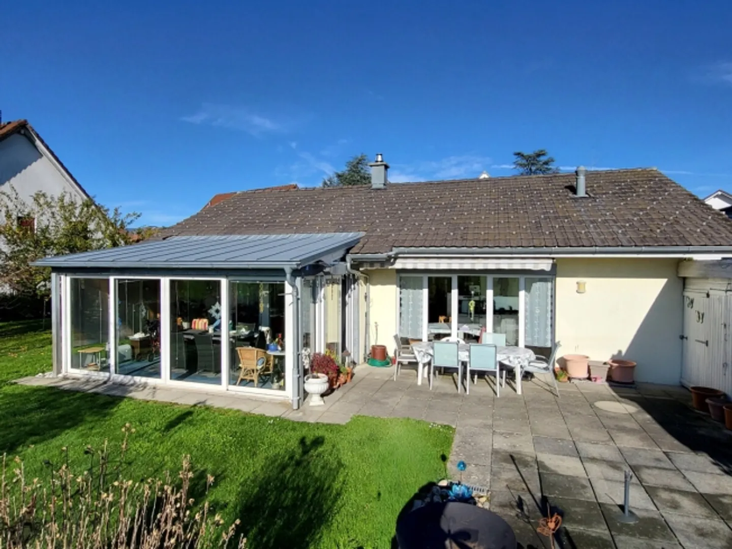 «Wohnen mit Lebensqualität Modernes EFH mit gepflegtem Garten» - Foto 2 di 13