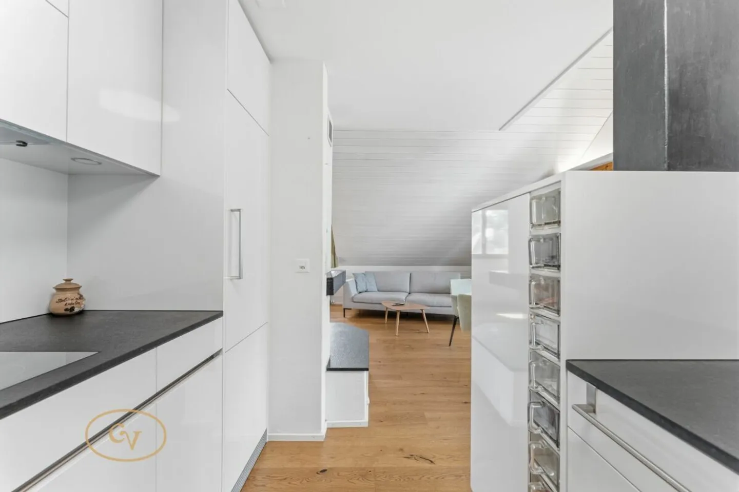 Sunny maisonette apartment with charm in the heart of Sins - Photo 7 of 33