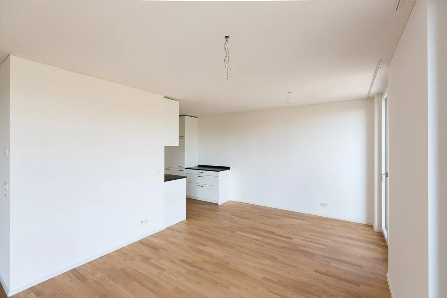 Appartamento 2,5 locali, 69m2 incluso lavatrice - Foto 3 di 9