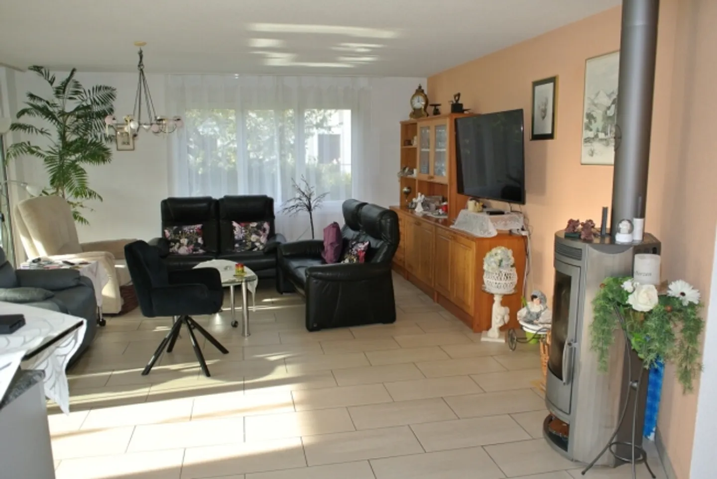 «Wohnen mit Lebensqualität Modernes EFH mit gepflegtem Garten» - Foto 8 di 13