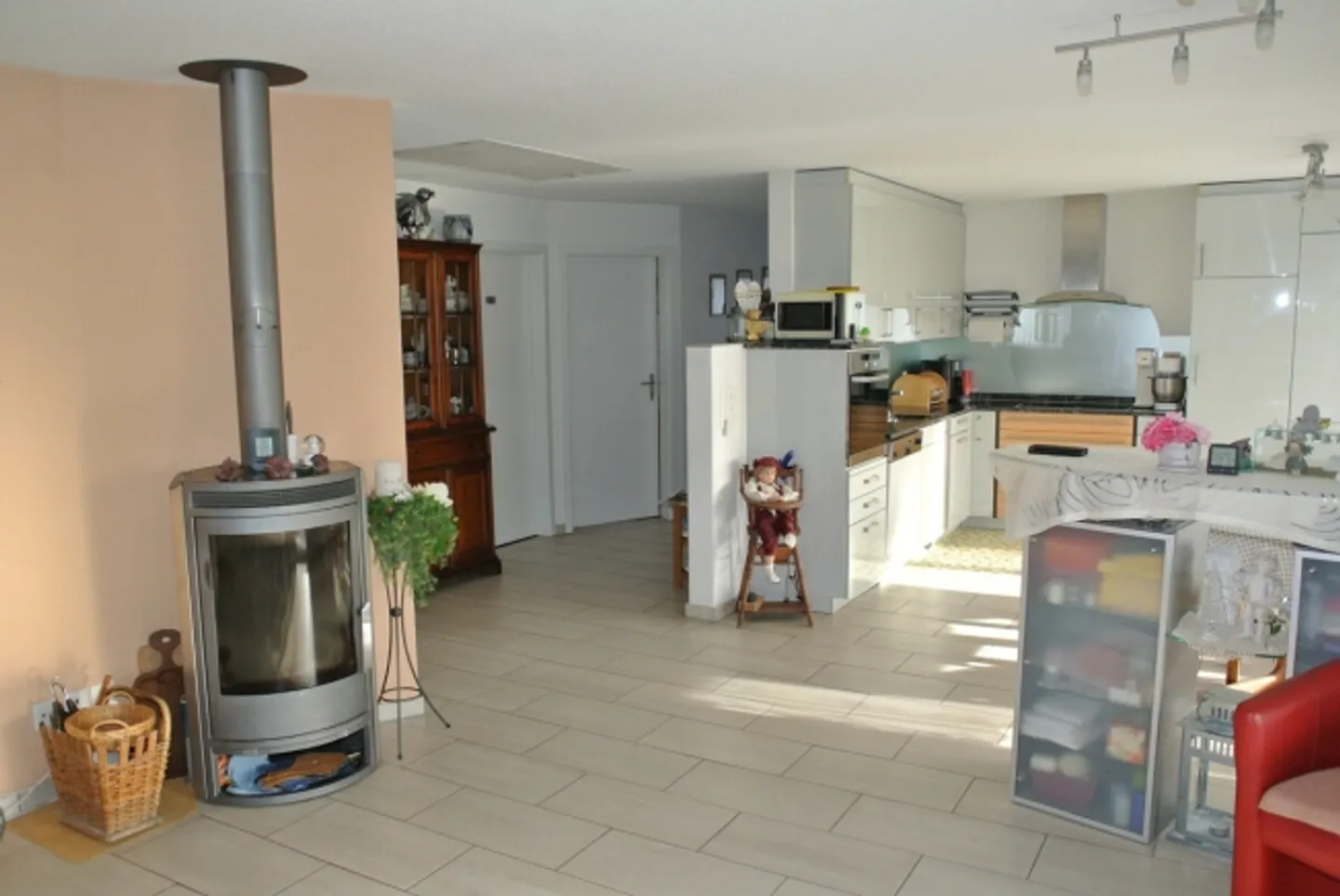 «Wohnen mit Lebensqualität Modernes EFH mit gepflegtem Garten» - Foto 9 di 13