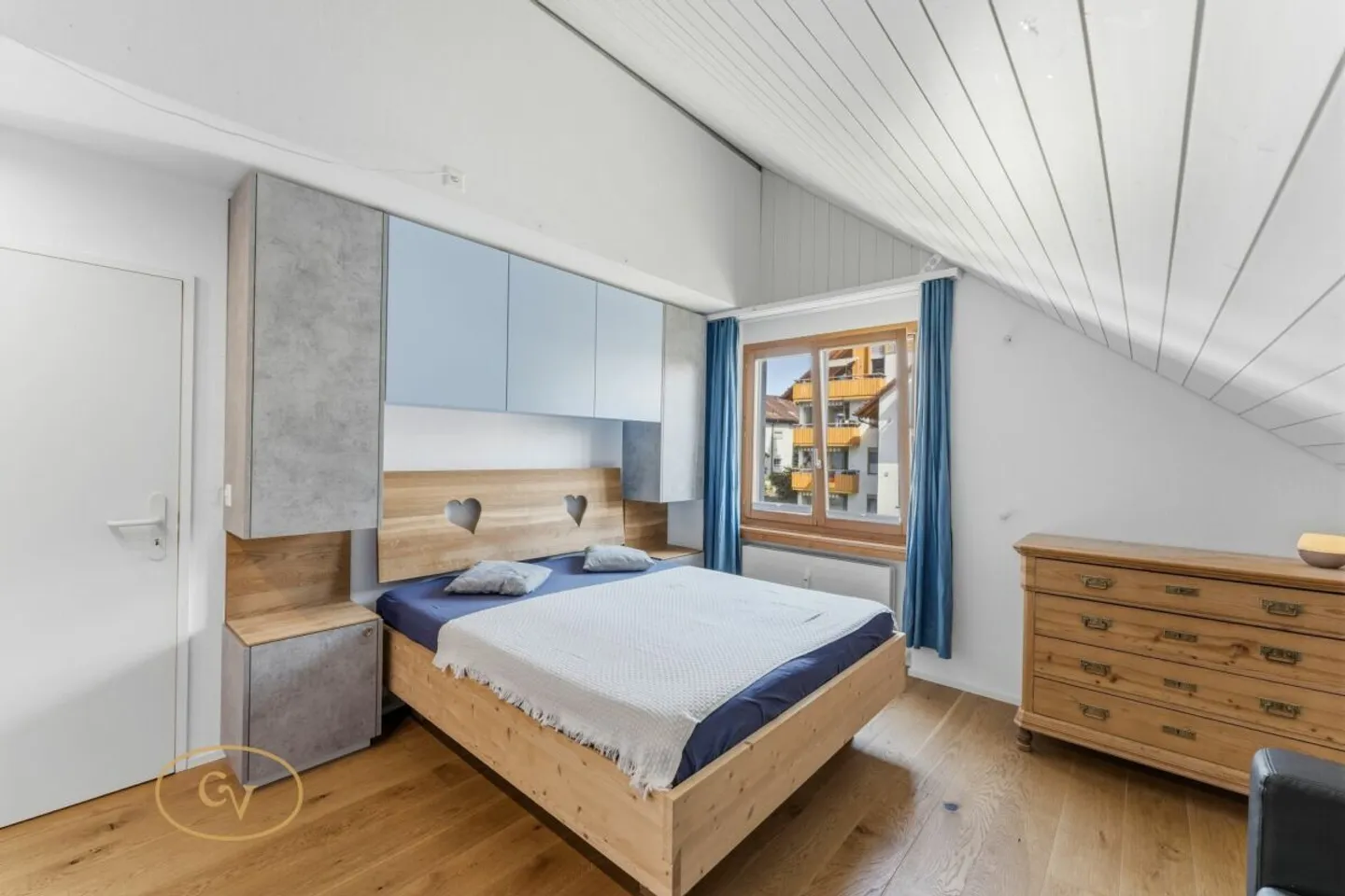 Sunny maisonette apartment with charm in the heart of Sins - Photo 11 of 33