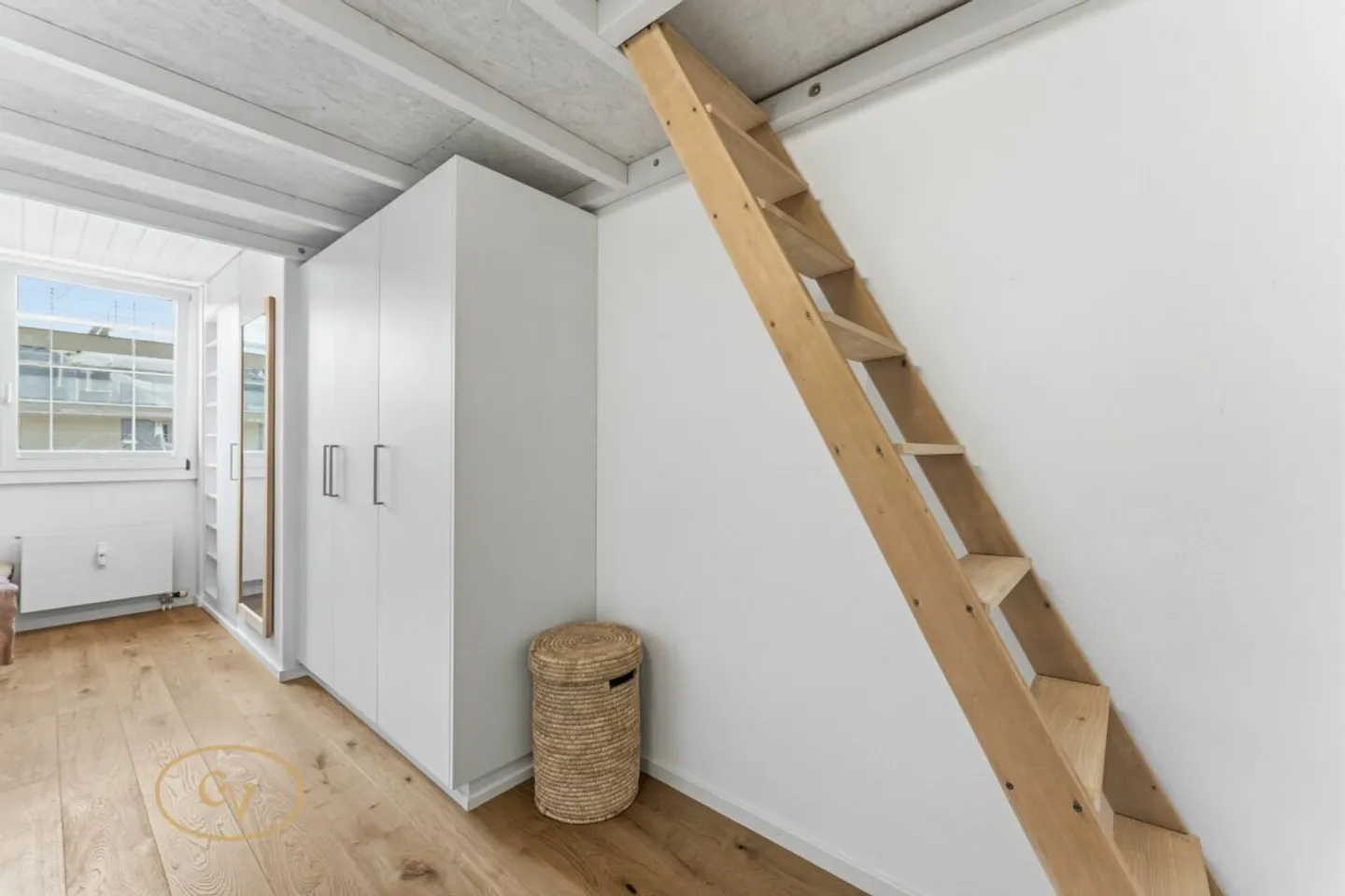 Sunny maisonette apartment with charm in the heart of Sins - Photo 20 of 33