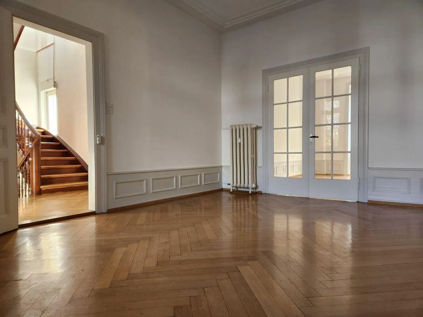 Affitto temporaneo di un bellissimo appartamento di 7.0 stanze distribuito su 3 piani - Foto 3 di 6