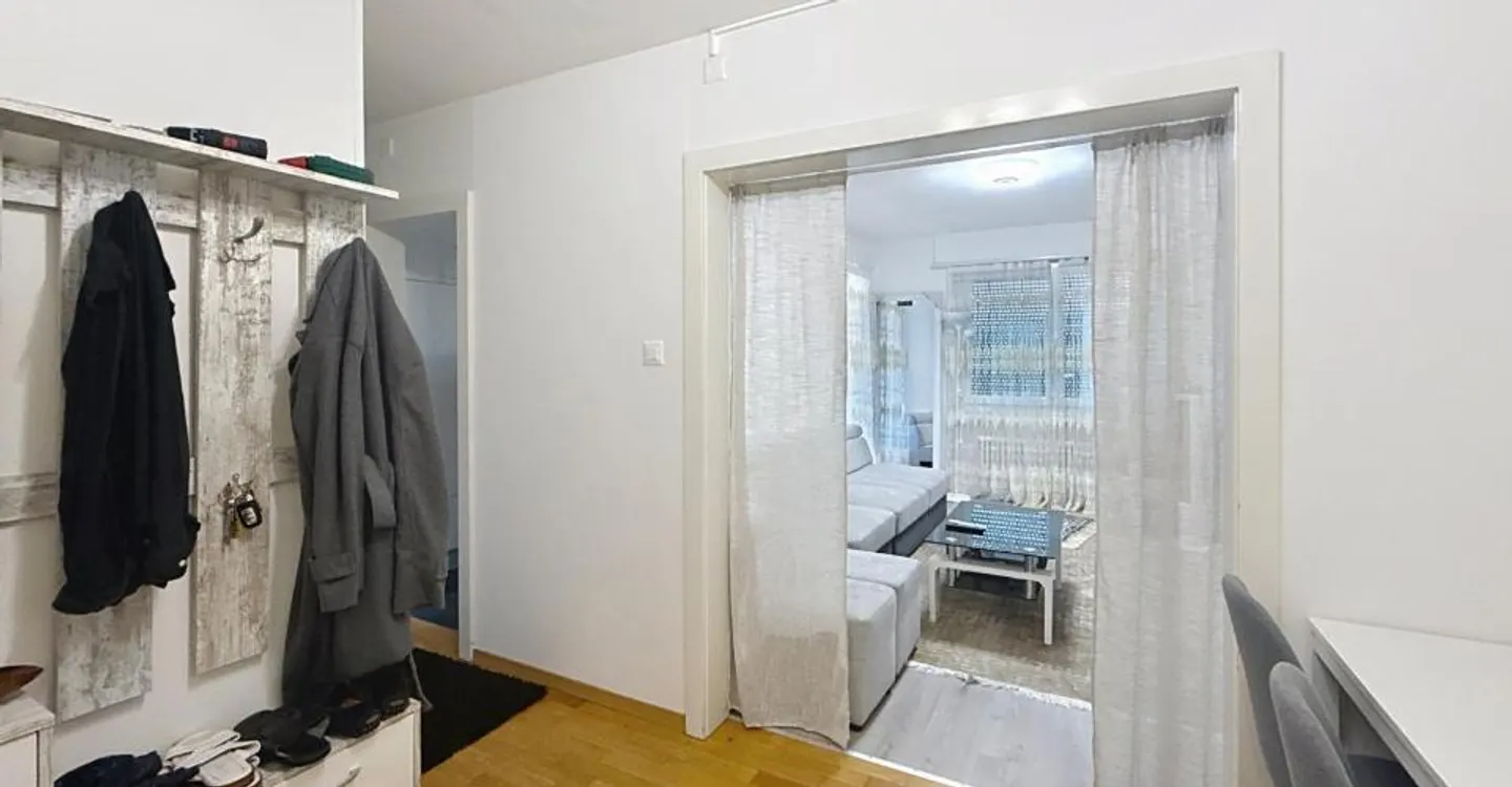 Beautiful 2.5-room apartment on the 4th floor - Photo 1 of 3