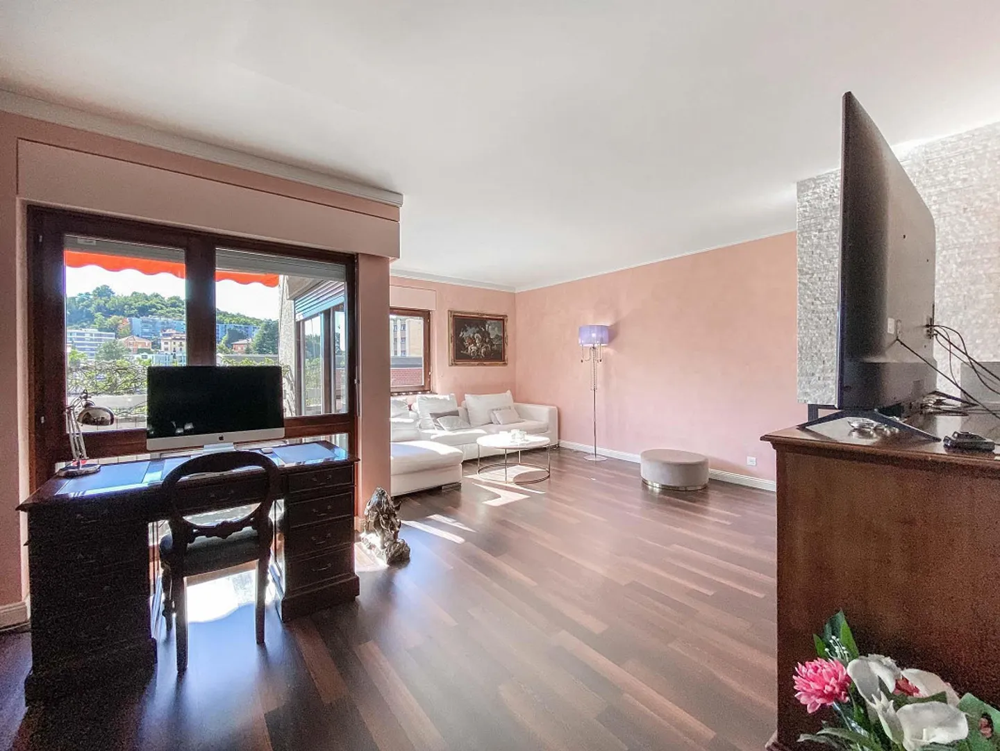 Spacious 5.5 rooms in a central area of Lugano - Photo 2 of 11