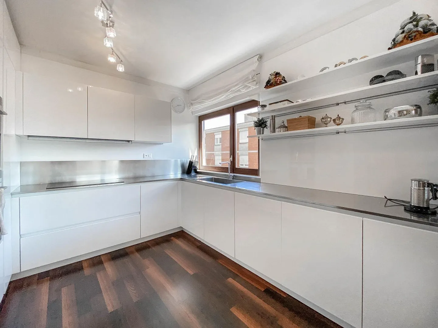 Spacious 5.5 rooms in a central area of Lugano - Photo 4 of 11