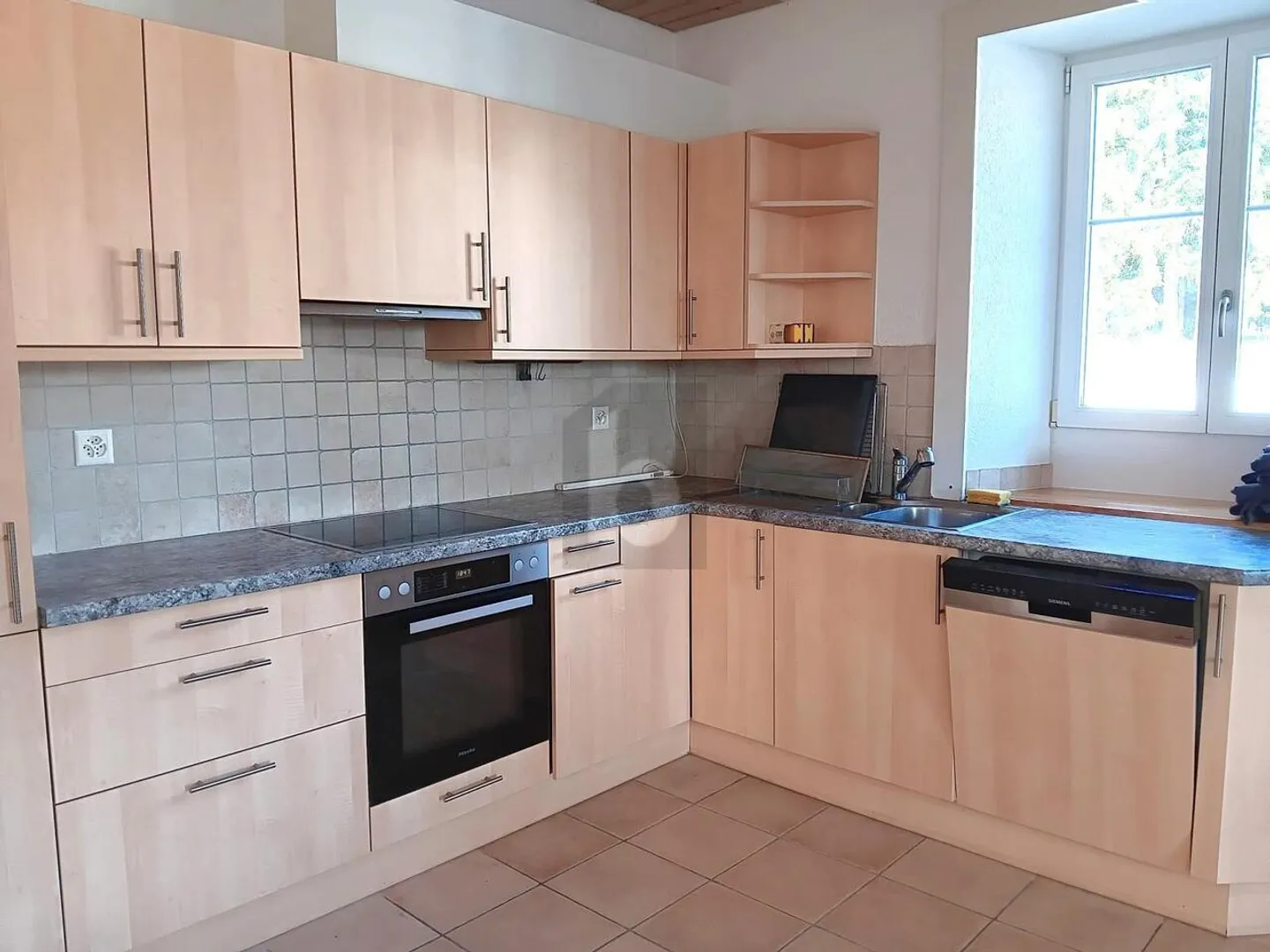 Appartement Spacieux Près du Lac Joux - Photo 3 sur 5