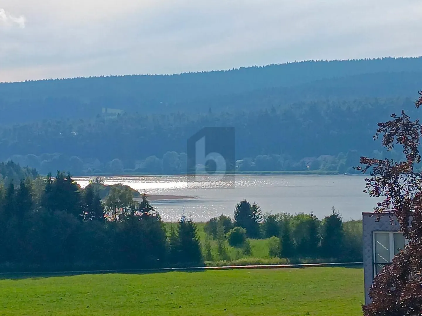 Appartement Spacieux Près du Lac Joux - Photo 2 sur 5