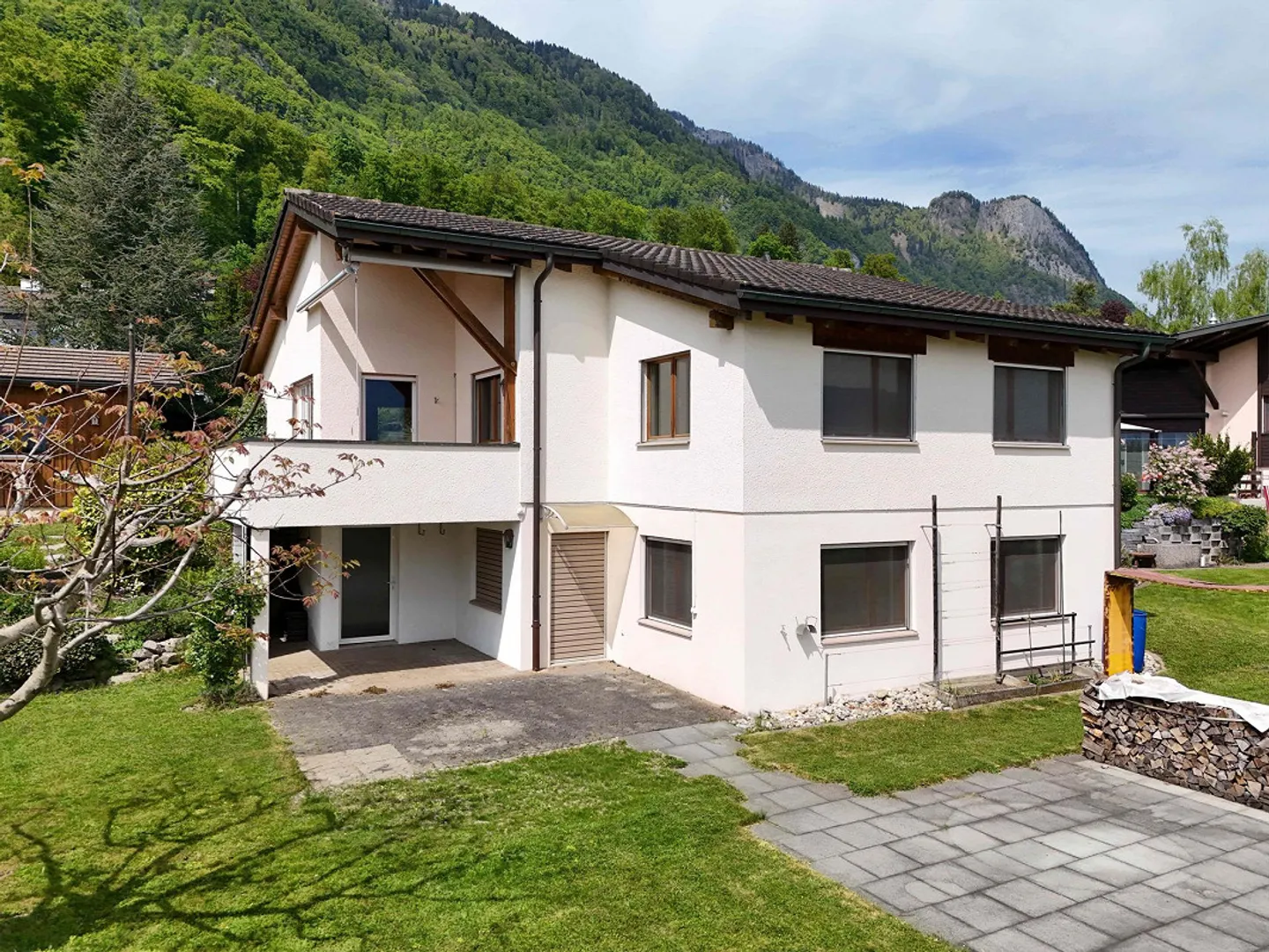 Paradis familial ensoleillé avec appartement - Photo 1 sur 11